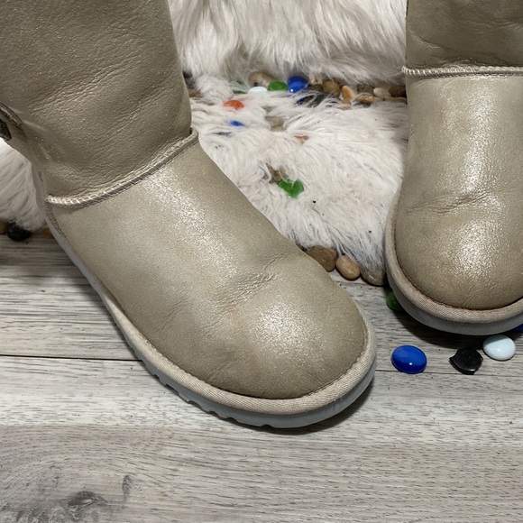 UGG Australia Womens 7 Bailey I Do Winter Snow Boots Ivory Sheepskin Crystal - Picture 3 of 9